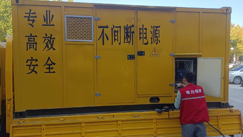 柏乡柴油发电机组和UPS电源配合使用时，如何避免切换过程中的电力中断？